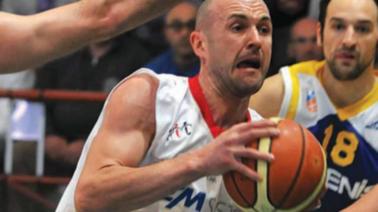 Basket A2, il doppio ex Tassinari: Botte e laser in faccia, vi racconto le mie Rimini e Forlì Basket A2, il doppio ex Tassinari: Botte e laser in faccia, vi racconto le mie Rimini e Forlì