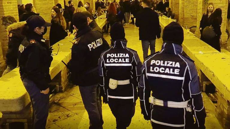 Rimini. Vecchia pescheria, arrivano steward e street tutor Rimini. Vecchia pescheria, arrivano steward e street tutor