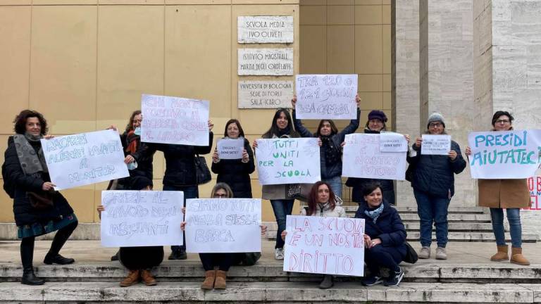 Forlì, mamme contro la dad: ancora protesta Forlì, mamme contro la dad: ancora protesta
