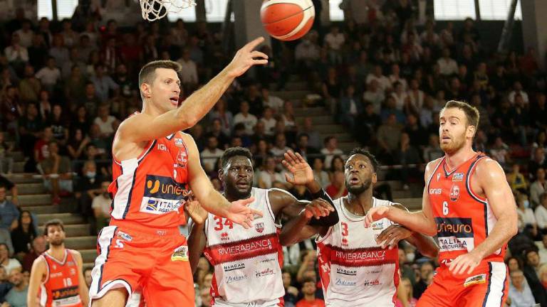 Basket A2: Unieuro, Martino spera in una cornice da super derby Basket A2: Unieuro, Martino spera in una cornice da super derby