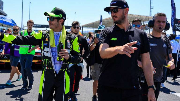 Anche in auto, Valentino ha scaldato i cuori a Misano - Gallery Anche in auto, Valentino ha scaldato i cuori a Misano - Gallery
