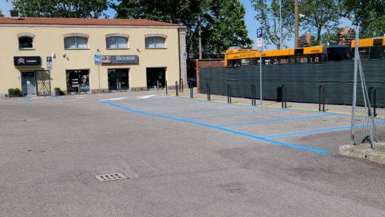 Imola, nuova app per pagare il parcheggio con il cellulare Imola, nuova app per pagare il parcheggio con il cellulare