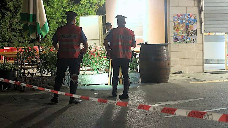 Sparatoria a Massa, il ferito: Tre colpi contro di me Sparatoria a Massa, il ferito: Tre colpi contro di me