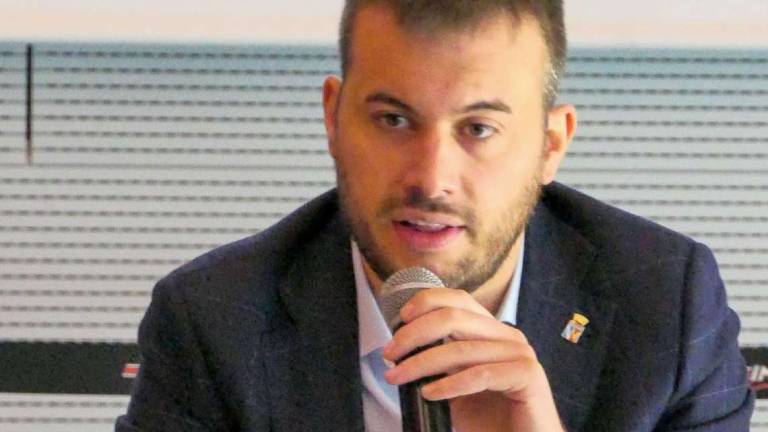 Imola, possibile Natale con mascherina obbligatoria in centro Imola, possibile Natale con mascherina obbligatoria in centro
