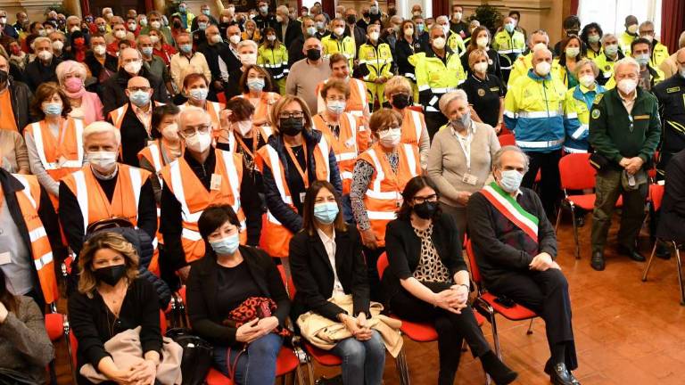 Forlì, il cuore dei 323 volontari del Covid: Senza mascherine si usava la carta da forno Forlì, il cuore dei 323 volontari del Covid: Senza mascherine si usava la carta da forno
