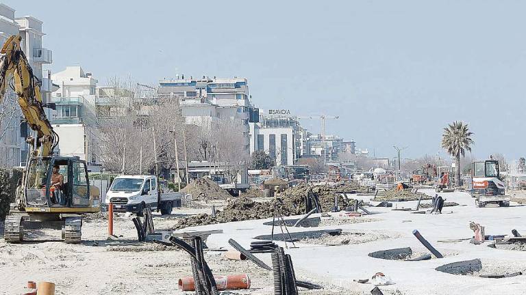 Rimini, Parco del mare. Il Comune assicura: A maggio finiamo Rimini, Parco del mare. Il Comune assicura: A maggio finiamo