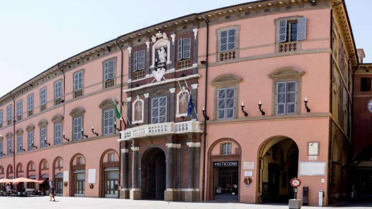 Imola, contagi tra i dipendenti, in Comune riparte lo smart working Imola, contagi tra i dipendenti, in Comune riparte lo smart working
