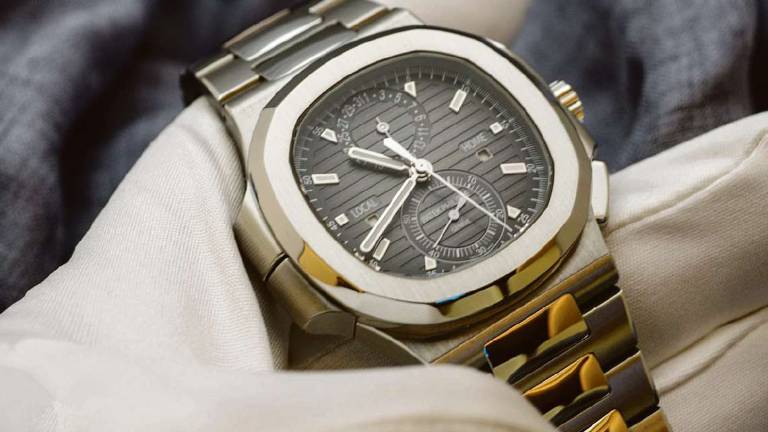 Milano Marittima, sfilano orologio da 120mila euro: arrestati Milano Marittima, sfilano orologio da 120mila euro: arrestati
