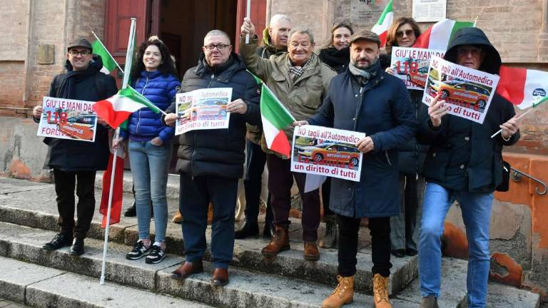 Forlì. La protesta di FdI: Giù le mani dal 118 Forlì. La protesta di FdI: Giù le mani dal 118