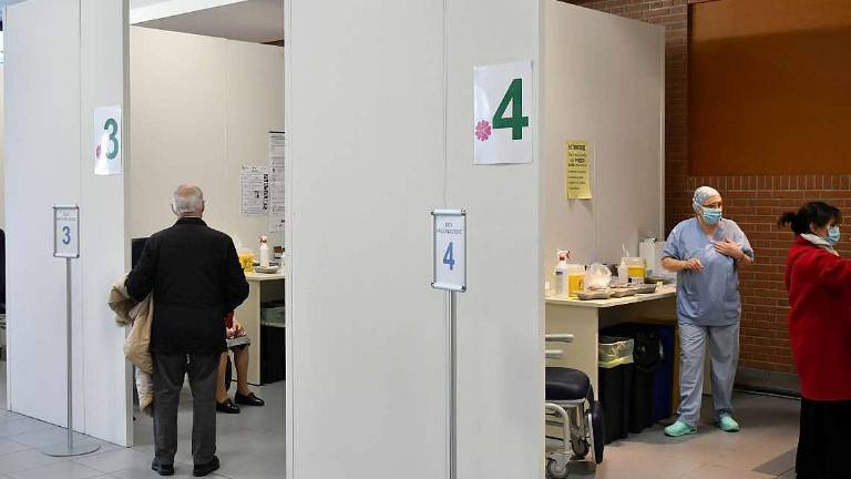 Forlì, il punto vaccini in fiera si allarga Forlì, il punto vaccini in fiera si allarga