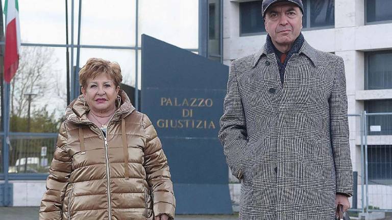 Rimini. Morte di Pantani, il dossier di mamma Tonina in Procura: il mistero delle due escort nella stanza Rimini. Morte di Pantani, il dossier di mamma Tonina in Procura: il mistero delle due escort nella stanza