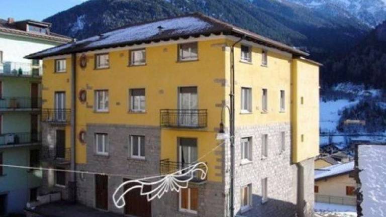Ragazzo ravennate di 14 anni precipita dal cornicione Ragazzo ravennate di 14 anni precipita dal cornicione