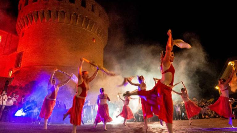 Dozza, torna Fantastika e ospita l'erede di Tolkien Dozza, torna Fantastika e ospita l'erede di Tolkien