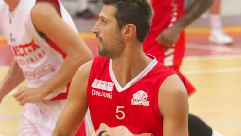 Basket, l'OraSì si arrende alla Reale Mutua ma dà battaglia Basket, l'OraSì si arrende alla Reale Mutua ma dà battaglia