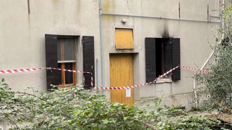 Cesena. morta nel rogo: indagini nella casa inagibile Cesena. morta nel rogo: indagini nella casa inagibile