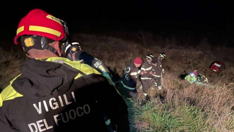 Imola, finisce nel dirupo con l'auto. Paura per un 47enne VIDEO Imola, finisce nel dirupo con l'auto. Paura per un 47enne VIDEO