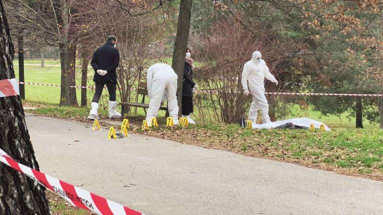 Cesena, omicidio nel parco alle Vigne: nei guai la compagna del killer Cesena, omicidio nel parco alle Vigne: nei guai la compagna del killer