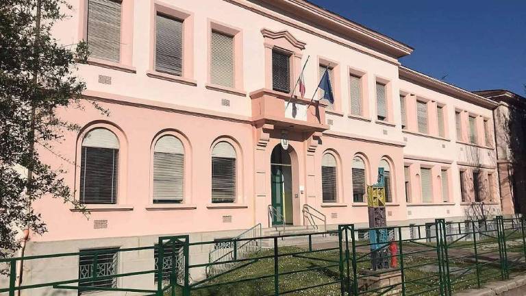 Castel Bolognese, proteste per il taglio di una prima elementare Castel Bolognese, proteste per il taglio di una prima elementare