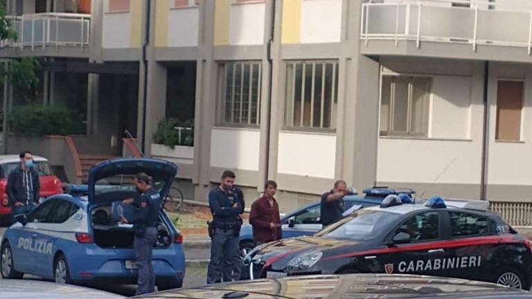 Cesena, una lite finisce a coltellate in pieno giorno: sono 3 i feriti Cesena, una lite finisce a coltellate in pieno giorno: sono 3 i feriti