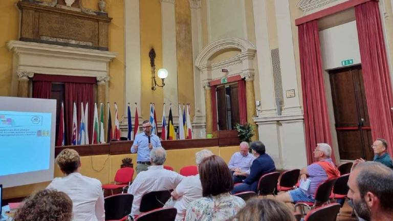 Forlì. Furti, serve la fibra per le telecamere: petizione Forlì. Furti, serve la fibra per le telecamere: petizione