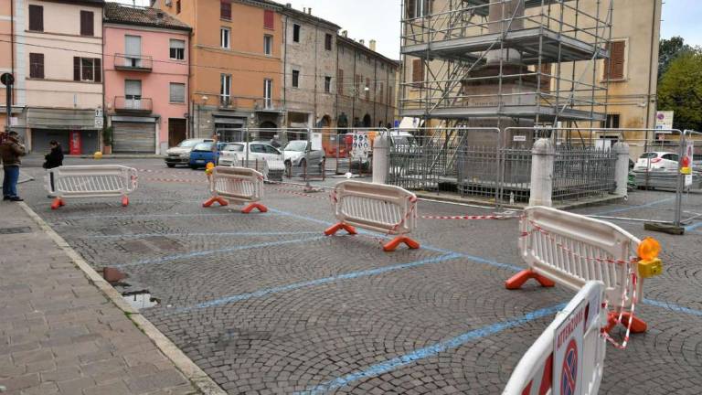 Forlì. Parcheggi tolti per lavori, la protesta dei commercianti Forlì. Parcheggi tolti per lavori, la protesta dei commercianti