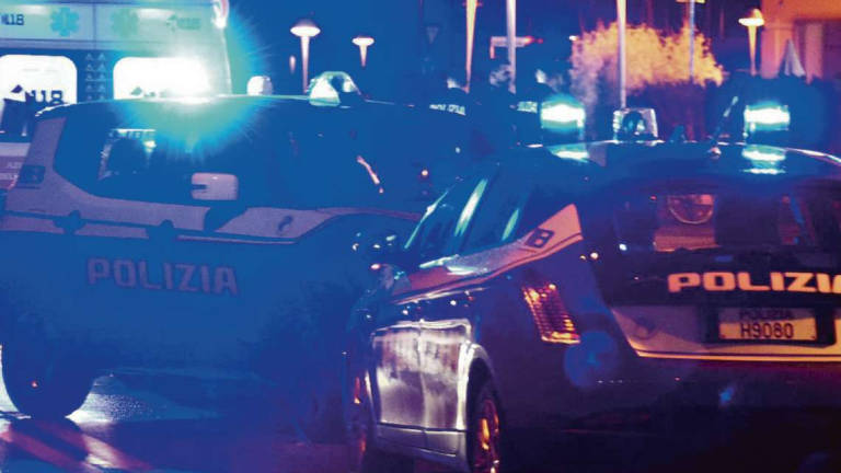 Rimini, accoltellato nel sottopasso a Rivazzurra Rimini, accoltellato nel sottopasso a Rivazzurra