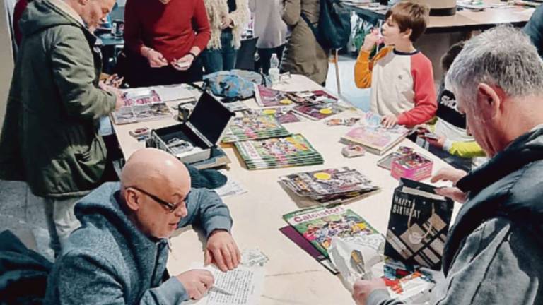 Rimini. Figurine Panini, quando al bar si fa calciomercato Rimini. Figurine Panini, quando al bar si fa calciomercato