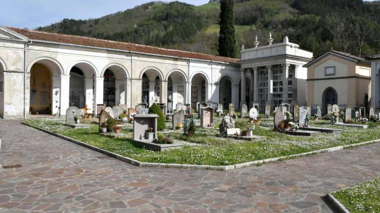 Civitella, bare nel campo: scatta l'allarme Civitella, bare nel campo: scatta l'allarme
