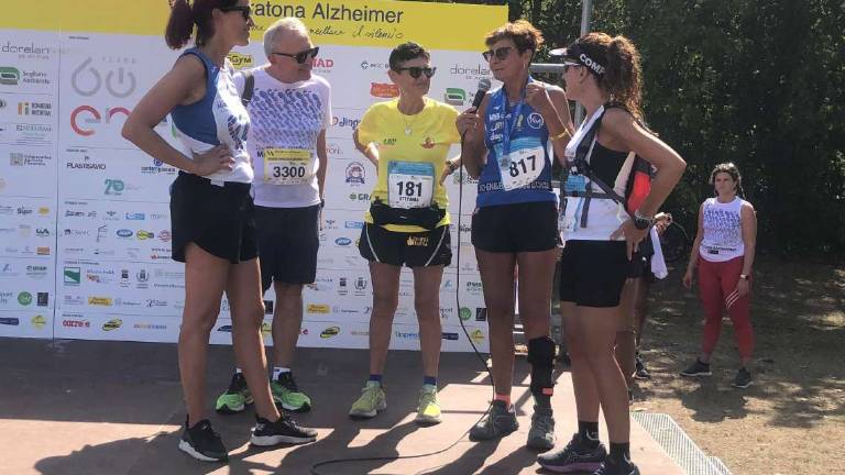 La sclerosi multipla non la ferma: corre la mezza maratona in 6 ore da Cesena a Cesenatico La sclerosi multipla non la ferma: corre la mezza maratona in 6 ore da Cesena a Cesenatico