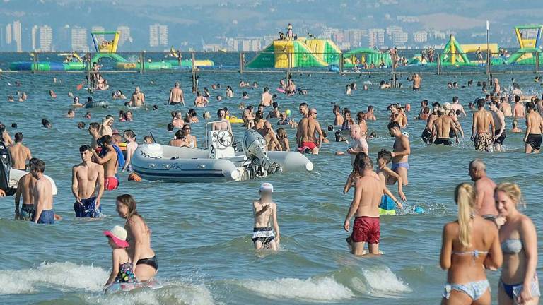 Rimini, il turismo rialza la testa, ma non compensa le perdite rispetto al 2019: tutti i numeri Rimini, il turismo rialza la testa, ma non compensa le perdite rispetto al 2019: tutti i numeri