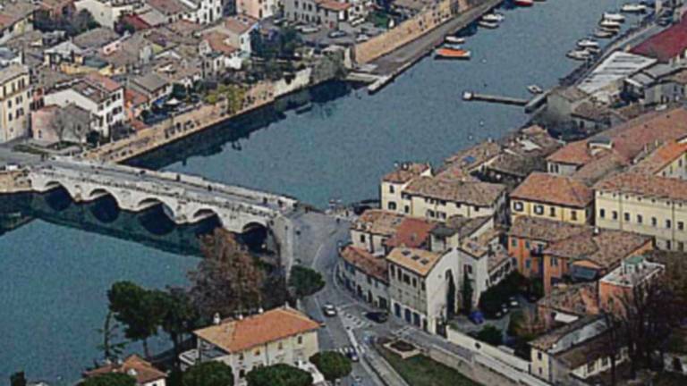 Rimini, ponte di Tiberio: Sparite 12.500 auto al giorno Rimini, ponte di Tiberio: Sparite 12.500 auto al giorno