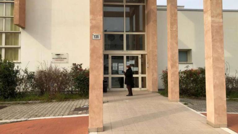 Cesena, operatrice non si vaccina: focolaio in una casa di riposo Cesena, operatrice non si vaccina: focolaio in una casa di riposo
