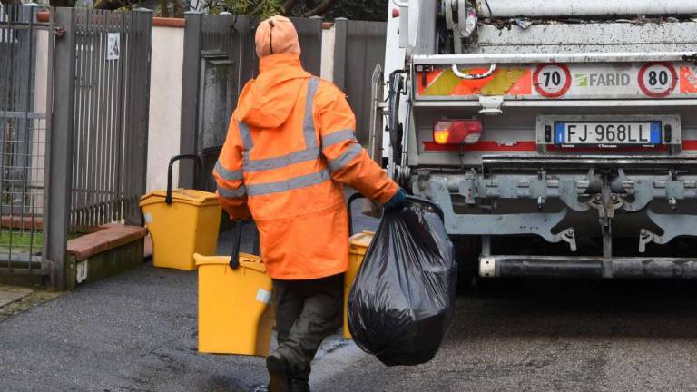 Raccolta carta e plastica dimezzata, ingiusta discriminazione Raccolta carta e plastica dimezzata, ingiusta discriminazione