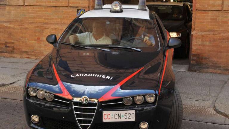 Forlì, tu da sola non esci di casa. Uomini violenti con le compagne: due arresti Forlì, tu da sola non esci di casa. Uomini violenti con le compagne: due arresti