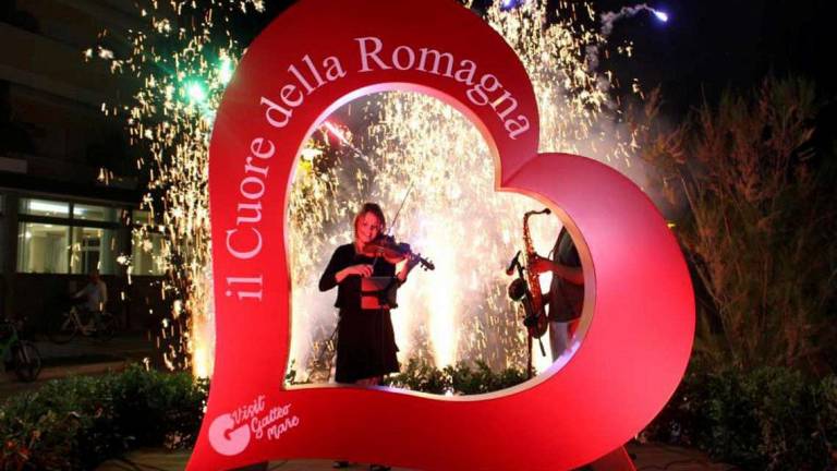 A Gatteo Mare un cuore fotografico per la Romagna A Gatteo Mare un cuore fotografico per la Romagna