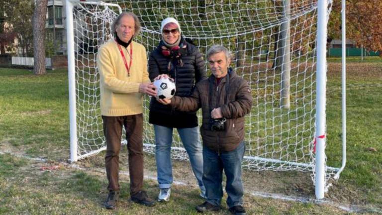 Forlì. Un nuovo campo da calcio al parco Bertozzi Forlì. Un nuovo campo da calcio al parco Bertozzi