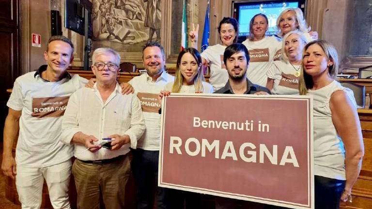 Forlì. Benvenuti in Romagna, il Pd: Una pagliacciata Forlì. Benvenuti in Romagna, il Pd: Una pagliacciata