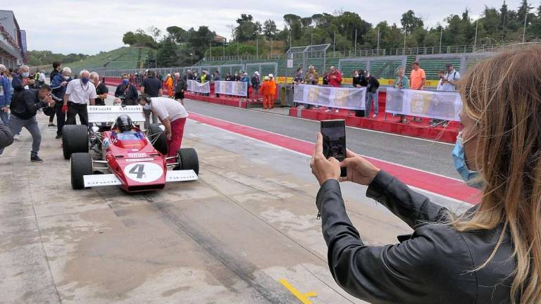 Minardi day, debutto alla grande. Code agli accessi ed emozioni Minardi day, debutto alla grande. Code agli accessi ed emozioni