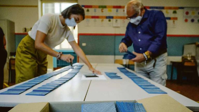 Rimini. Matricole al voto, prima volta per 367 ragazzi Rimini. Matricole al voto, prima volta per 367 ragazzi