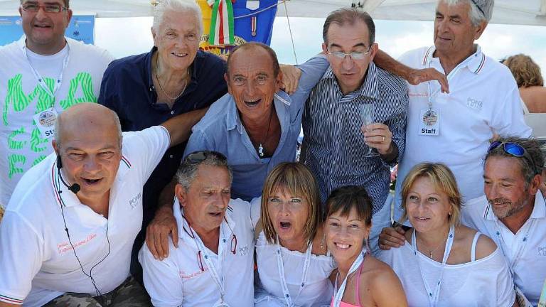 Arbore: premio e balera per Raoul Casadei. Cervia: noi ci siamo Arbore: premio e balera per Raoul Casadei. Cervia: noi ci siamo
