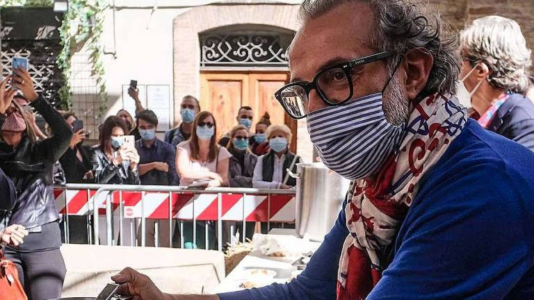 Lo chef Bottura accende il circo dei sapori di Rimini Lo chef Bottura accende il circo dei sapori di Rimini