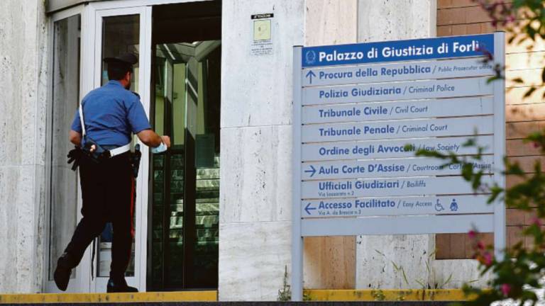 Forlì. Violenze a moglie e figlia, medico a processo Forlì. Violenze a moglie e figlia, medico a processo