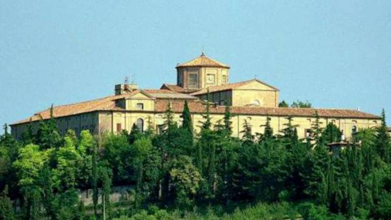 Contagi a Cesena: negozi chiusi e focolaio al Monte Contagi a Cesena: negozi chiusi e focolaio al Monte