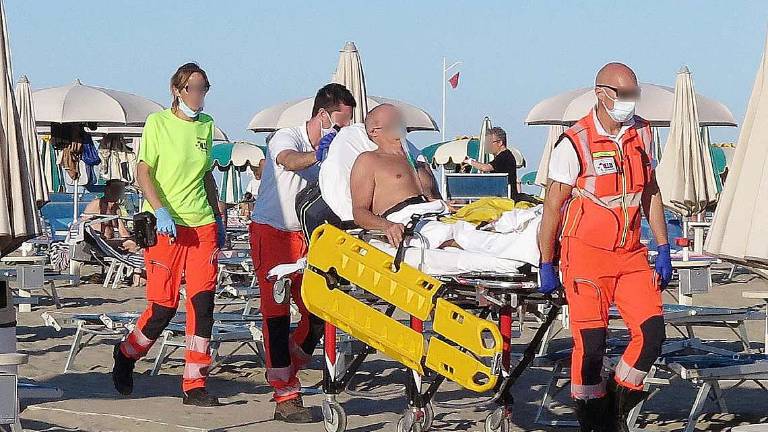 Rimini. Mare mosso, salvati 3 ragazzini e 6 adulti Rimini. Mare mosso, salvati 3 ragazzini e 6 adulti