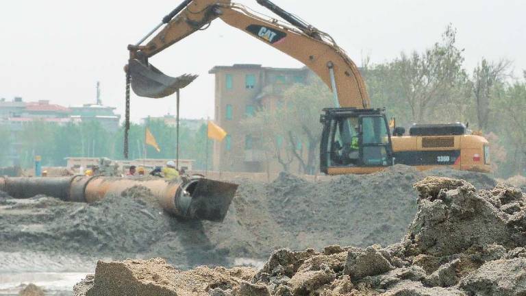 Cesenatico, sabbia dal mare per ampliare la spiaggia: via libera Cesenatico, sabbia dal mare per ampliare la spiaggia: via libera