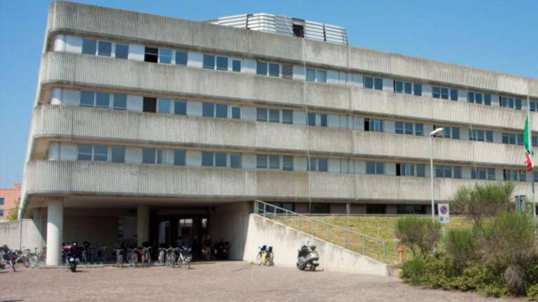Lugo, fa irruzione in una casa: 32enne agli arresti domiciliari Lugo, fa irruzione in una casa: 32enne agli arresti domiciliari