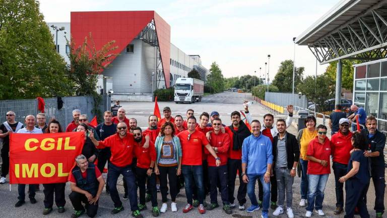 Imola, l'86% dei lavoratori di Arcese ha aderito allo sciopero Imola, l'86% dei lavoratori di Arcese ha aderito allo sciopero
