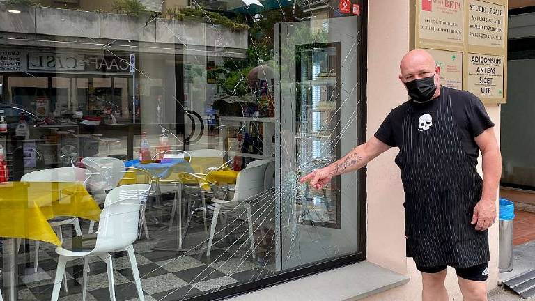 Bar nel mirino di un teppista: proteste a Cesena Bar nel mirino di un teppista: proteste a Cesena