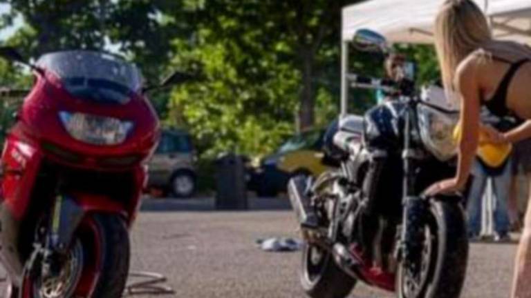 Faenza, festa abusiva in un'area di servizio: organizzatori multati Faenza, festa abusiva in un'area di servizio: organizzatori multati