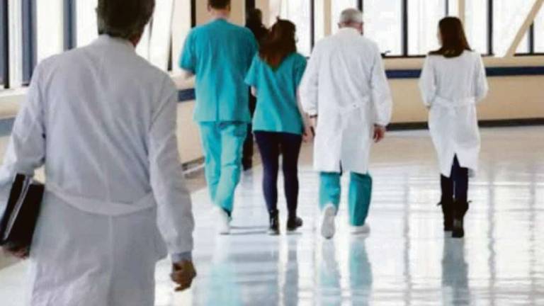 Rimini, 30 medici no vax rientrano: Non si risolvono così le carenze Rimini, 30 medici no vax rientrano: Non si risolvono così le carenze